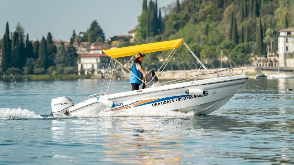 affitto-barca-lago-garda-azzurra-ranieri